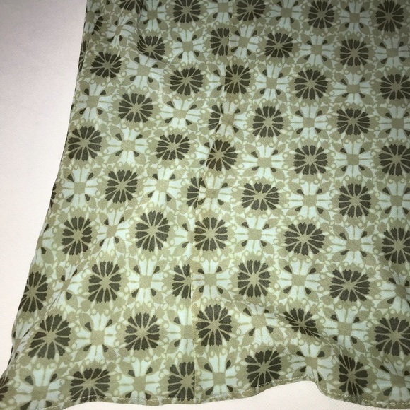 Ann Taylor Loft Large Silk Cap Sleeve top - Picture 4 of 6